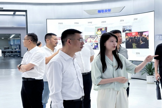 李昌明副市长带队调研中心工作